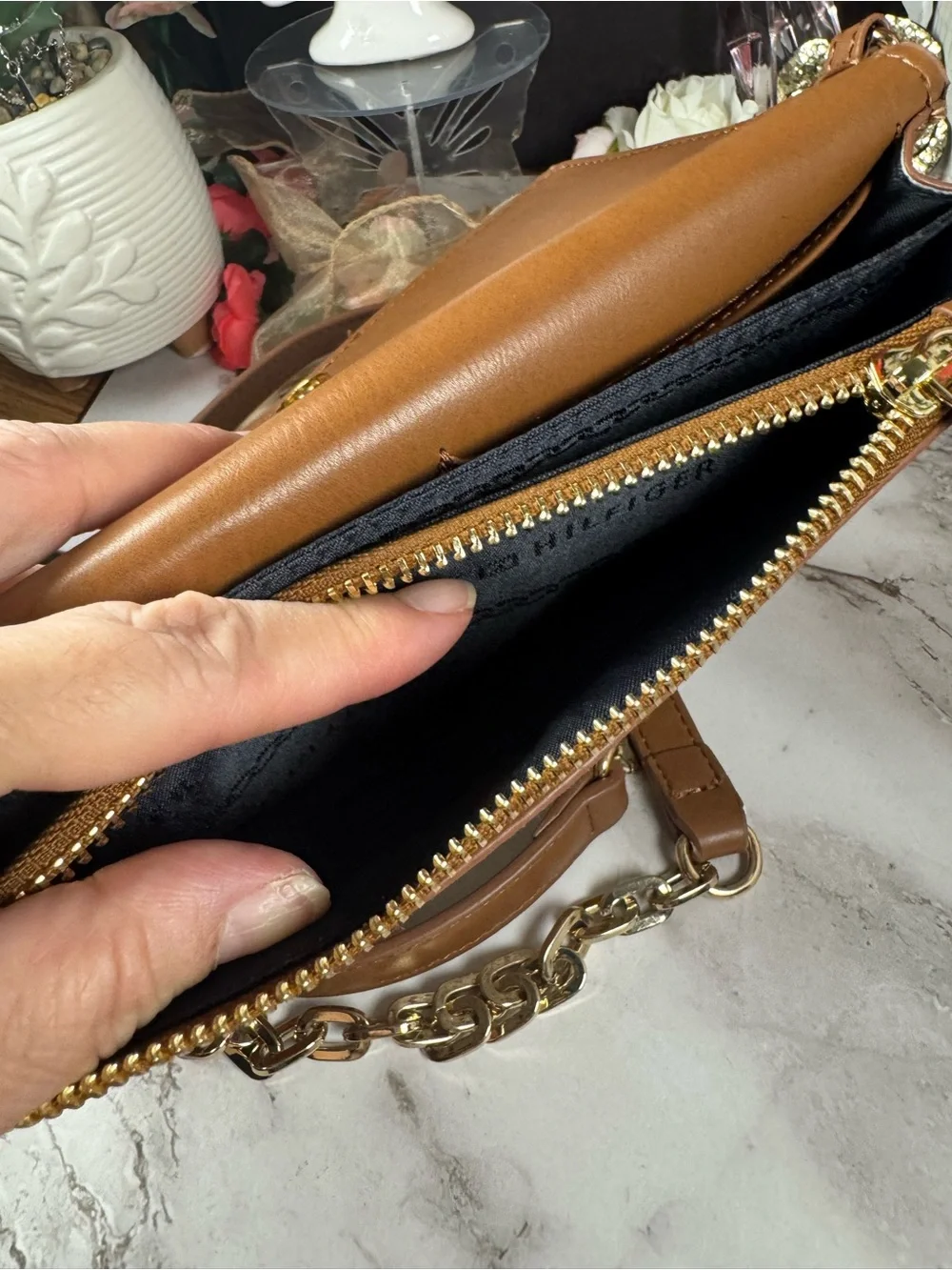 Tommy Hilfiger Tan & Beige Signature Crossbody Wallet